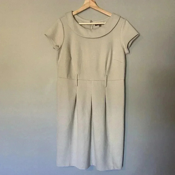 Adrienne Vittadini Neutral Sheath Dress Size 10 Beige Short Sleeve Minimalist - Picture 1 of 11